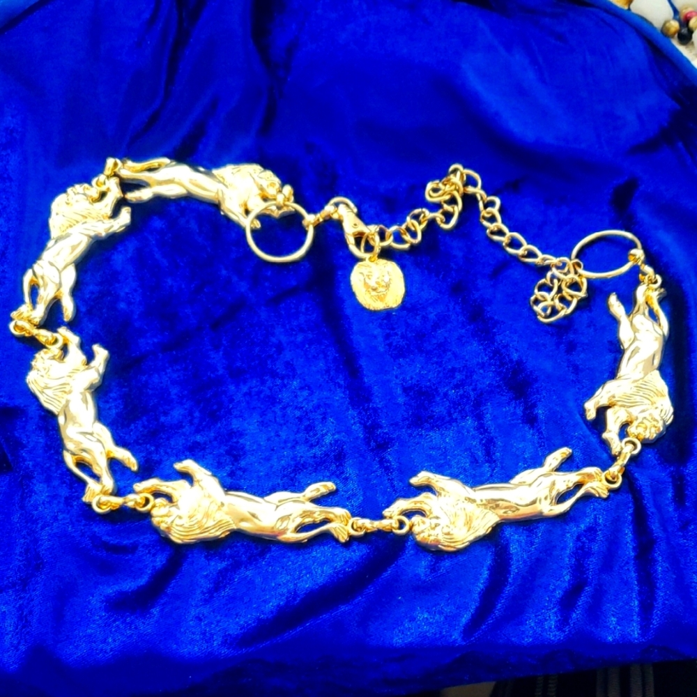 STUNNING Full Body Lion Belt Gold Tone. Very Nice Quality!